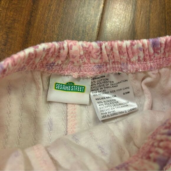 Sesame Street Elmo Pink Floral Vintage 2 piece set - Picture 6 of 7